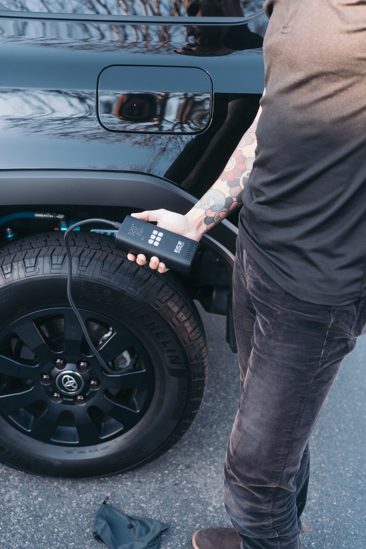 VIAIR Every Vehicle Carry® EVC31 PRO Rechargeable Portable Compressor