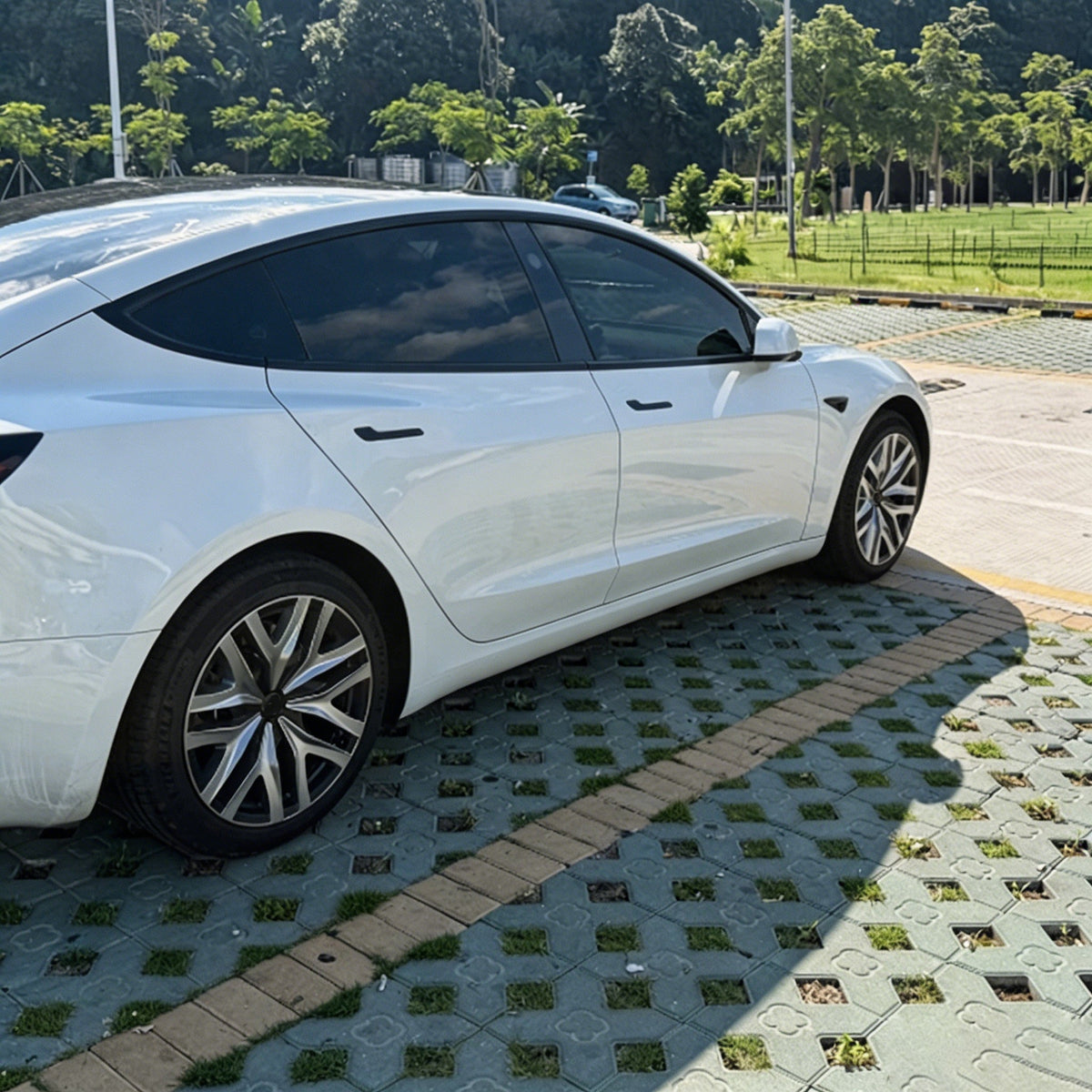 Yeslak 18’’ Arachnid Style Wheel Covers for 2026 Tesla Model 3 Photon Wheels