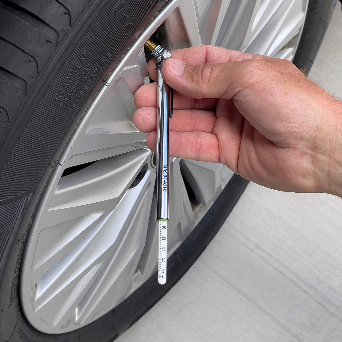 Slime Chrome Pencil Tire Gauge (5-50 psi)