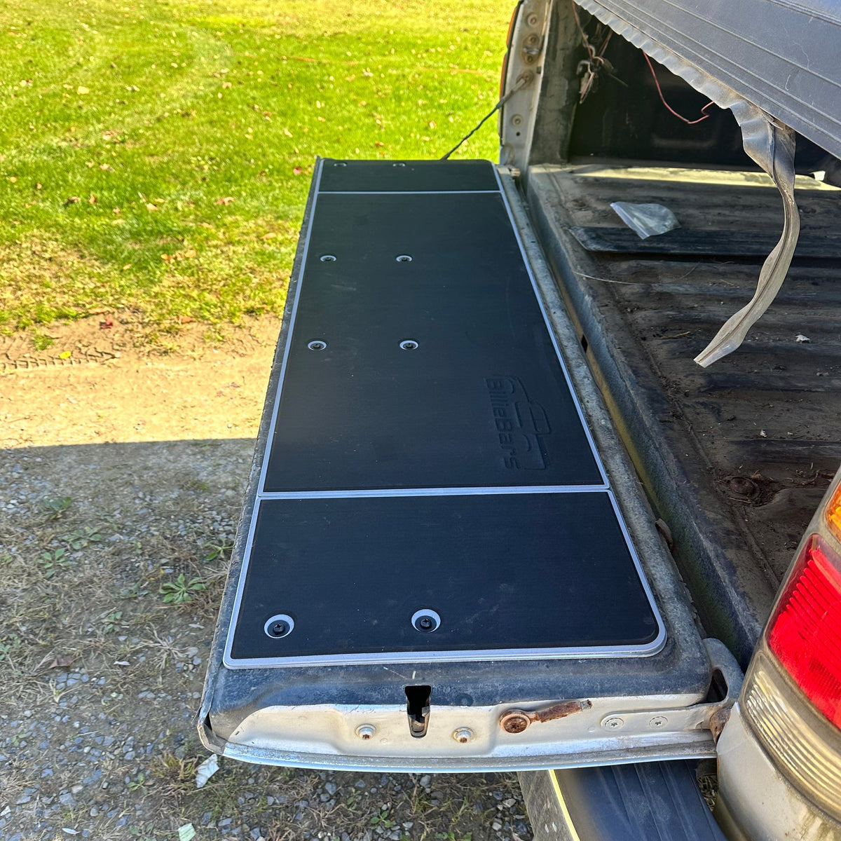 BillieBars 1st Gen Tundra Tailgate Cover (2000-2006)