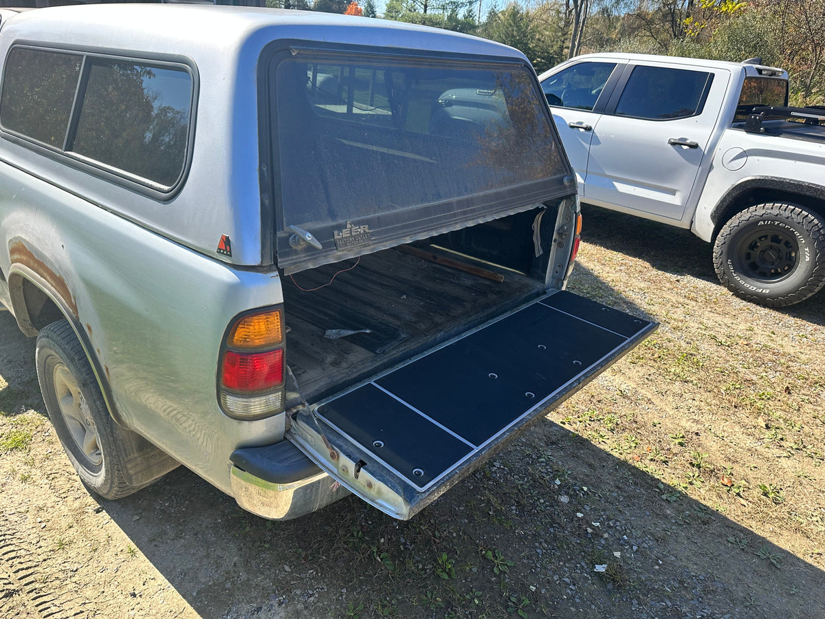 BillieBars 1st Gen Tundra Tailgate Cover (2000-2006)
