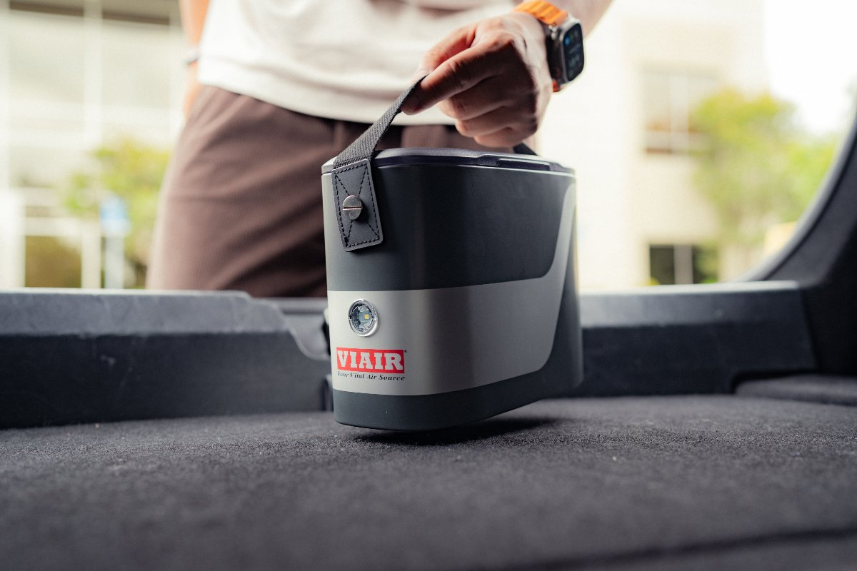 VIAIR Every Vehicle Carry® 75P Digital Portable Compressor