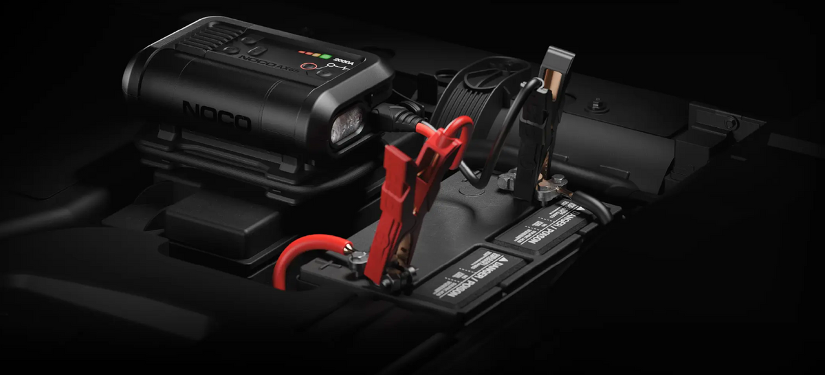 Noco AX65 2000A Boost Air Jump Starter and 67LPM 100PSI Air Compressor