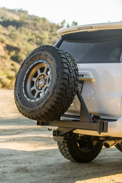 RIGd Supply RIG'd UltraSwing® Short-Fit Spare Tire Hitch Mount